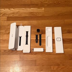 Apple Watch Series 7 starlight aluminum 41mm‎ with Midnight Black Band